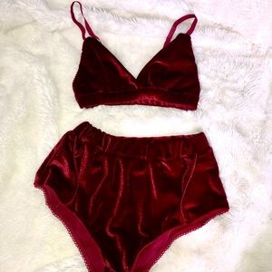 New Luxurious Unbranded Velvet Lingerie Set